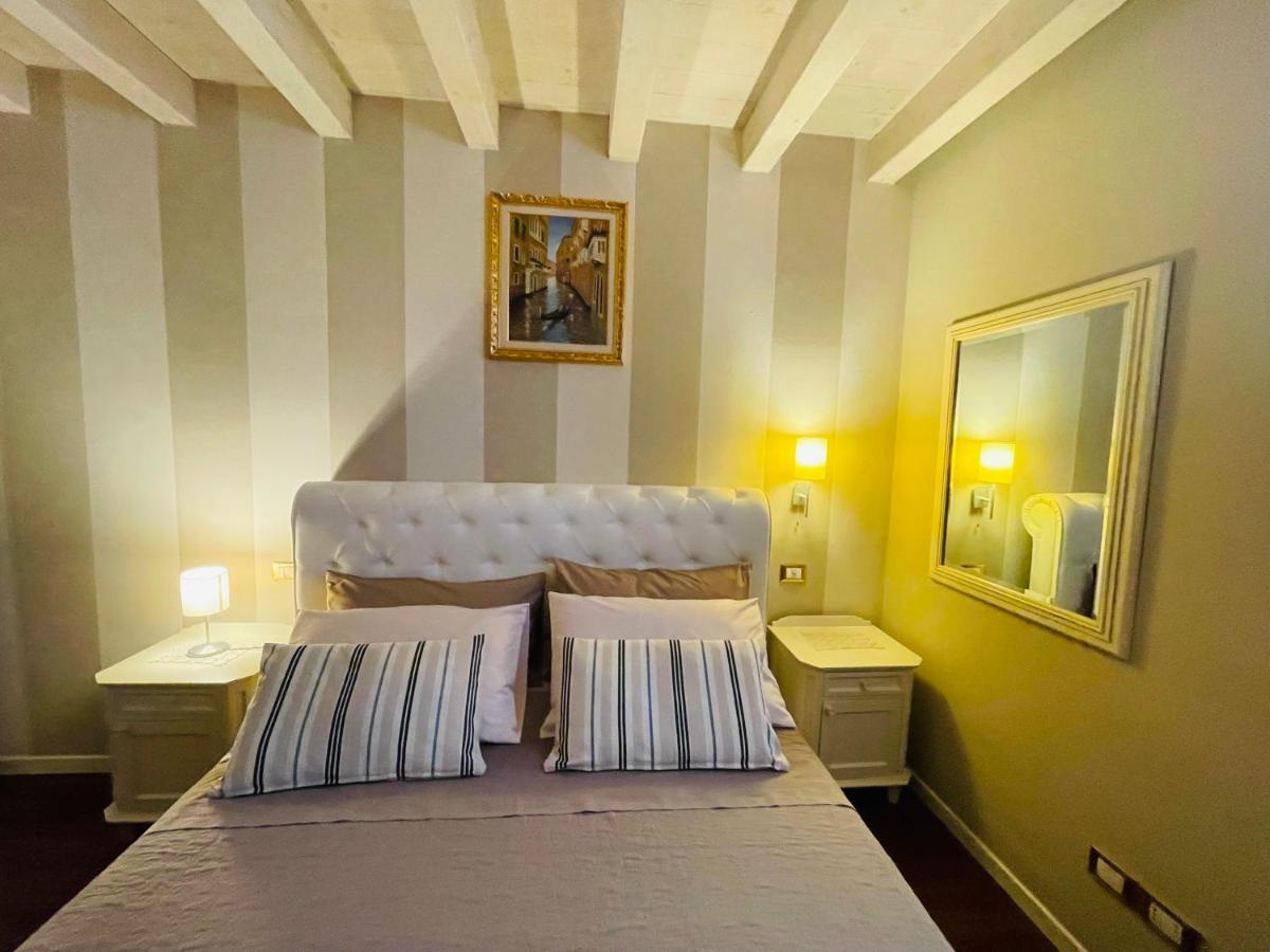 Desehouse Apartamento Desenzano del Garda Exterior foto