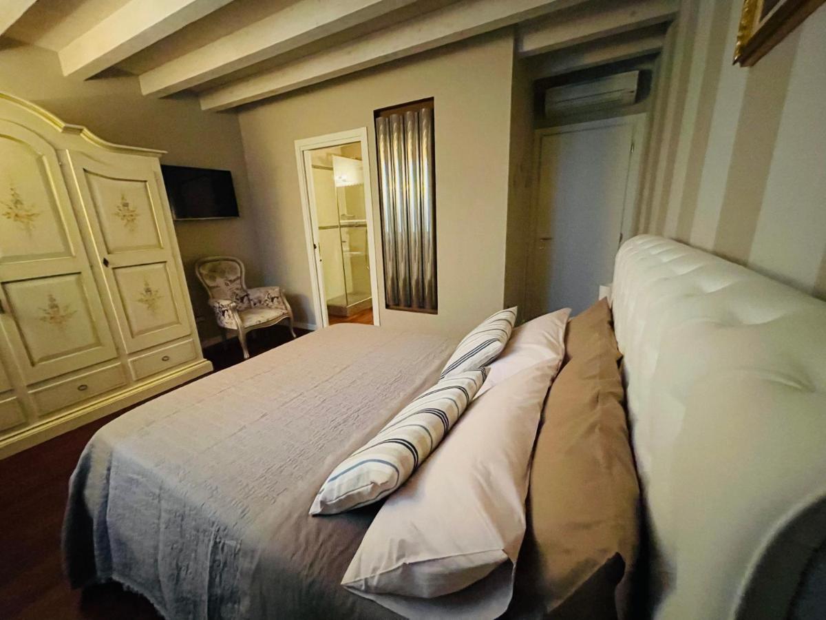 Desehouse Apartamento Desenzano del Garda Exterior foto