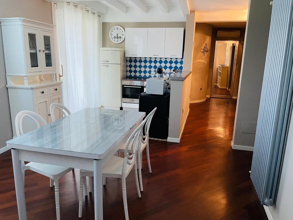 Desehouse Apartamento Desenzano del Garda Exterior foto